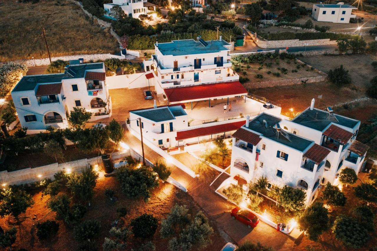 Theofilos Appartements Livadi  المظهر الخارجي الصورة
