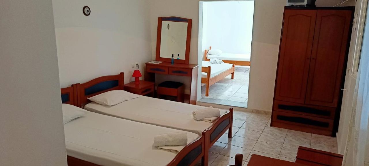 Theofilos Appartements Livadi  المظهر الخارجي الصورة