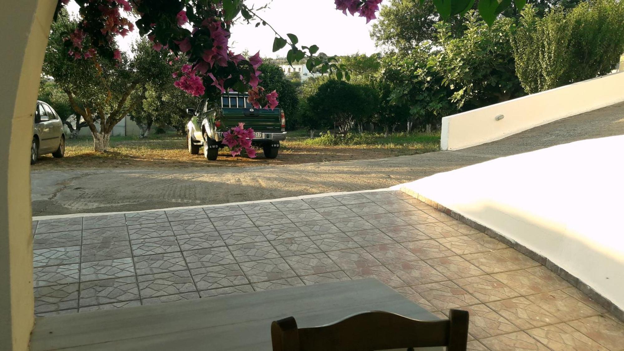 Theofilos Appartements Livadi  الغرفة الصورة